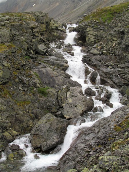 Водопад на  ручье Олений Рог.